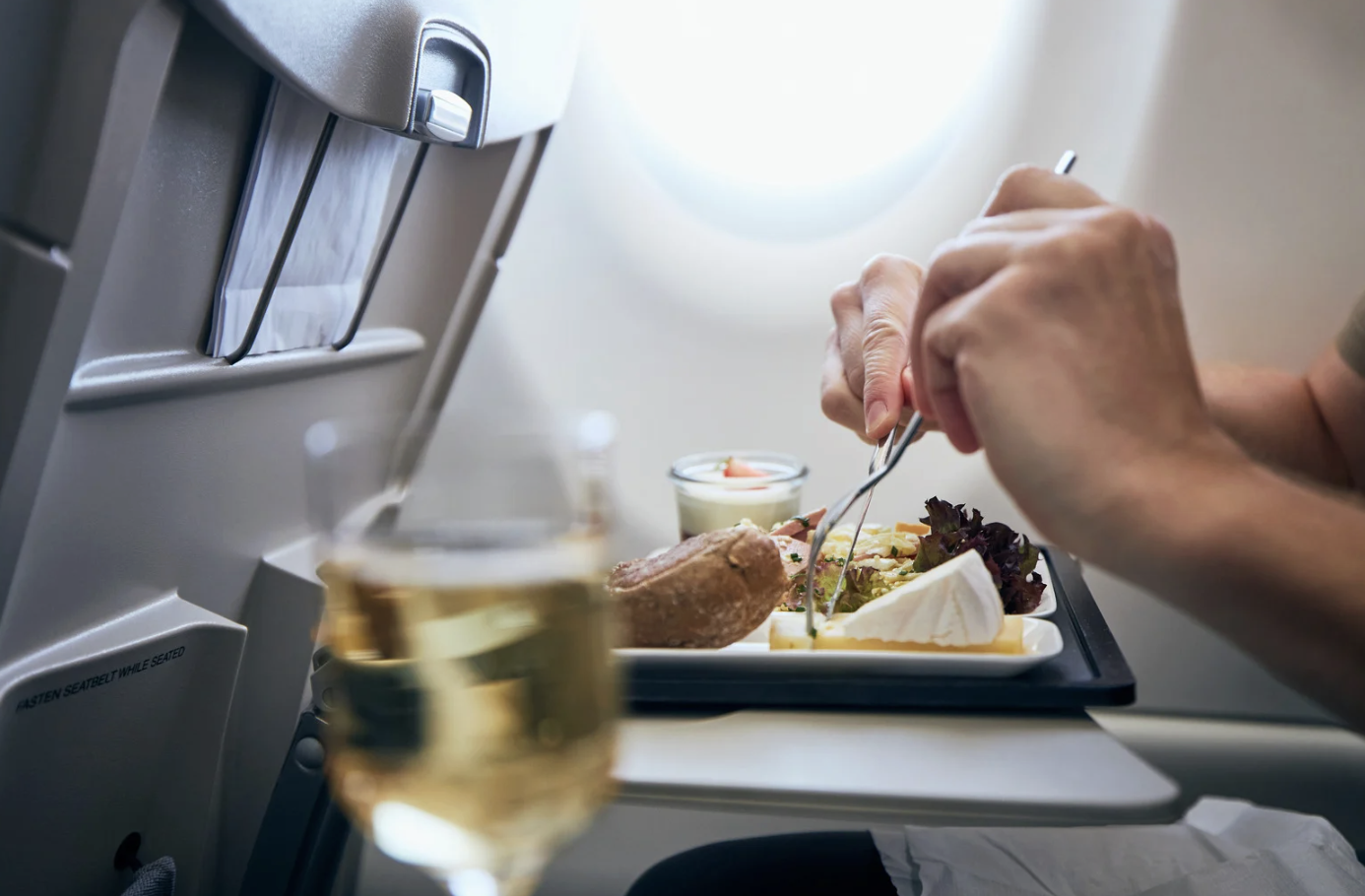 4. 機内食で時差ボケを解消する方法 4. 機内食で時差ボケを解消する方法